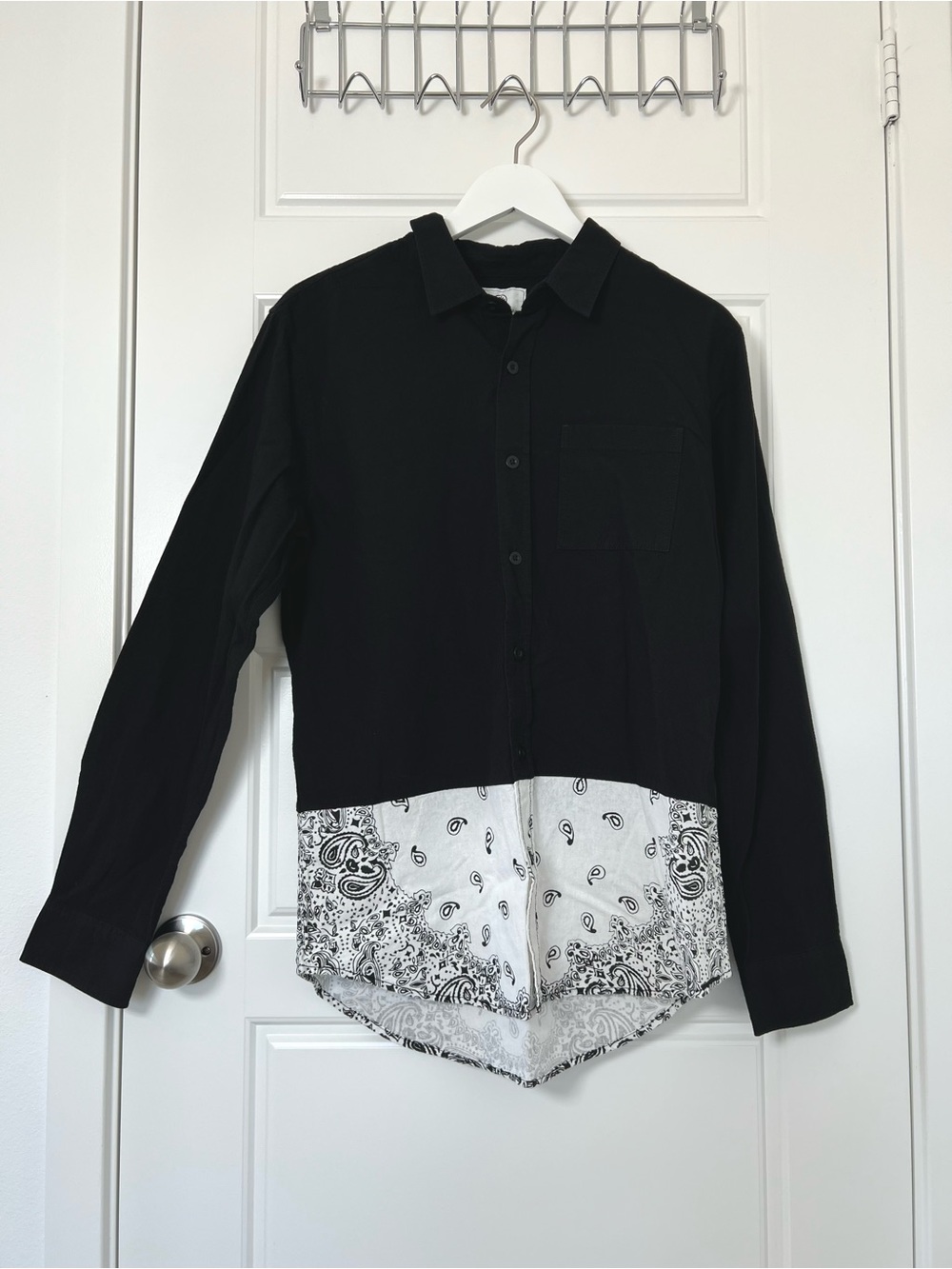 On The Byas // NWOT Men's Casual Long Sleeve Button Up Shirt with Bandana Hem